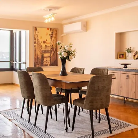 Spacious Flat With Sea View In Karsiyaka