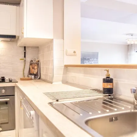 Spacious Flat With Sea View In Karsiyaka *