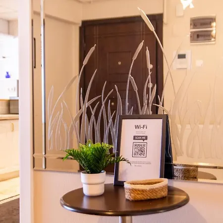 Spacious Flat With Sea View In Karsiyaka איזמיר