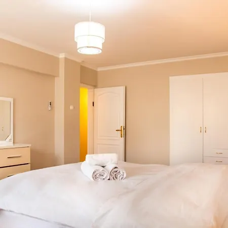 Spacious Flat With Sea View In Karsiyaka *